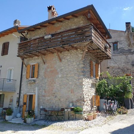 Villa Il Rustico Di Peri Exterior foto