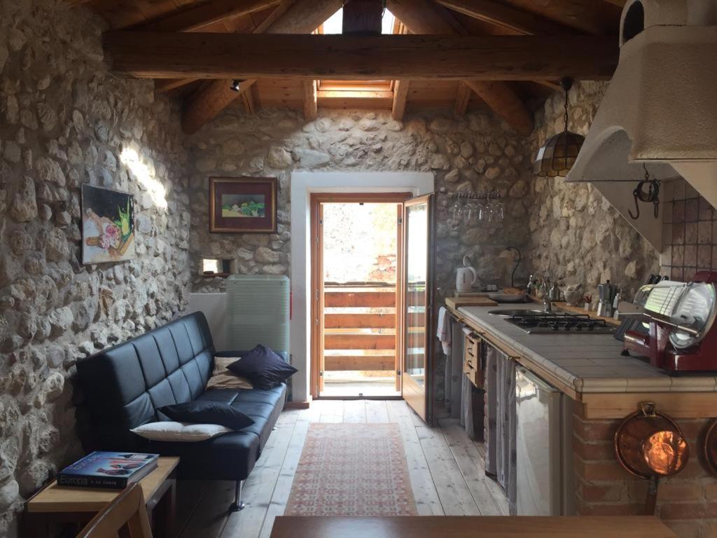 Villa Il Rustico Di Peri Exterior foto